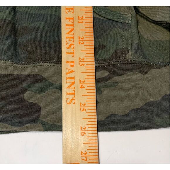 Womens Yee Yee Brand Camo Pattern Pullover Hooded Sweatshirt Size Medium - Picture 3 of 6